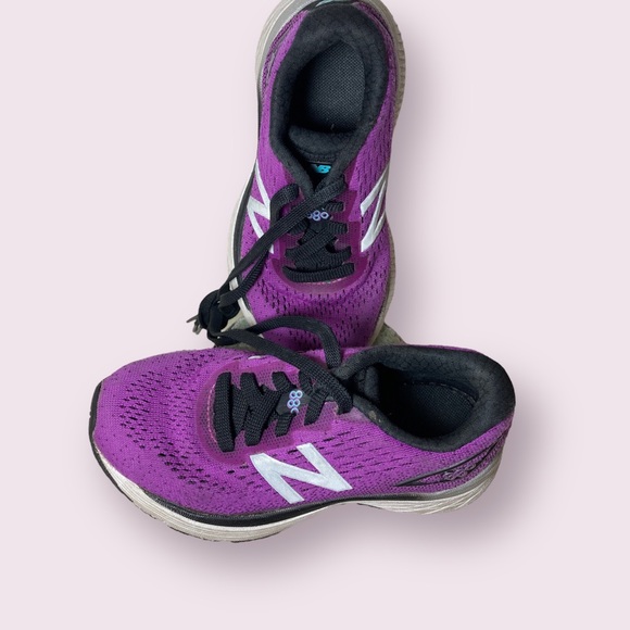 New Balance Kids Shoes Bright Vivid Purple with White Pre-loved Size unknown - Picture 2 of 15